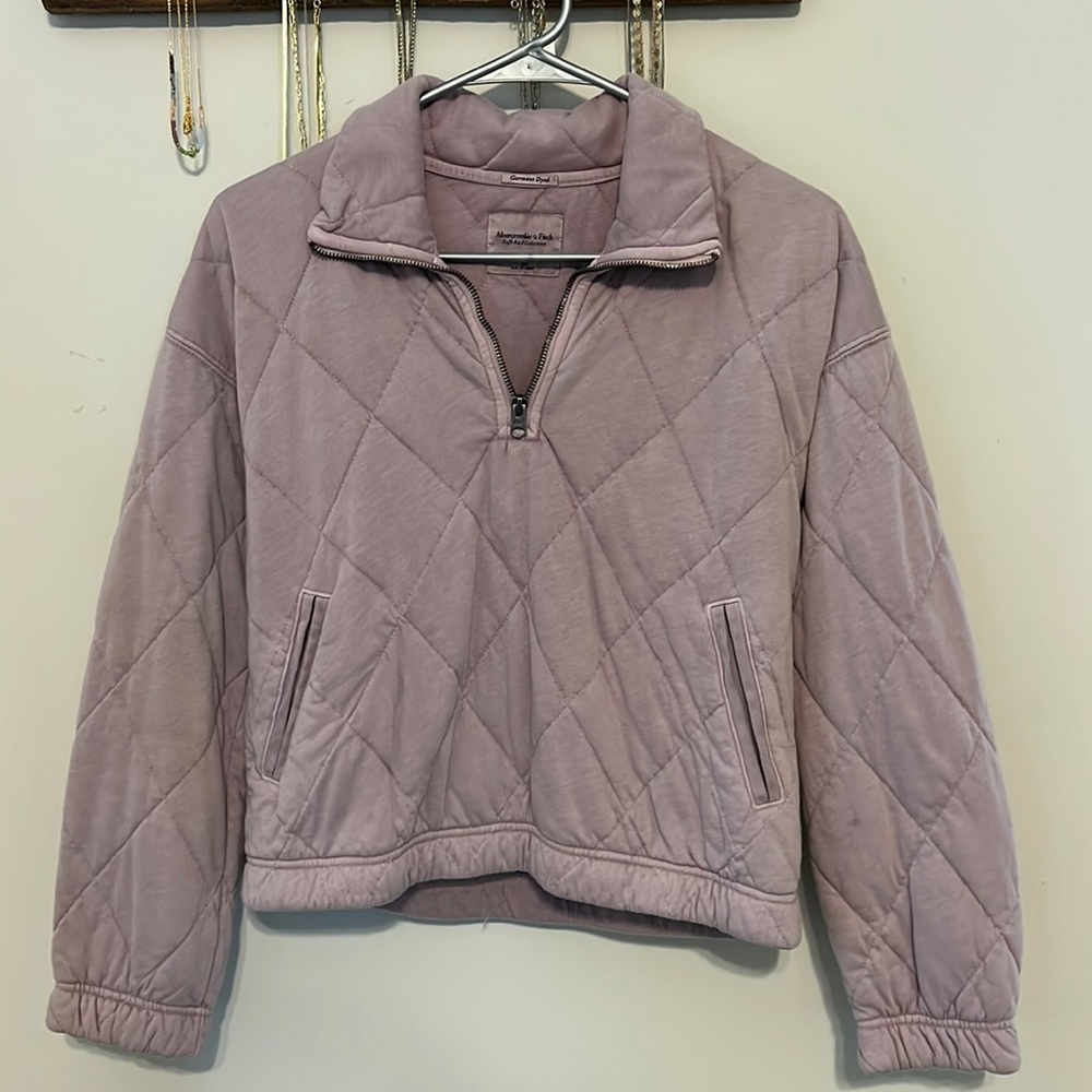 Abercrombie Lilac Quilted pullover